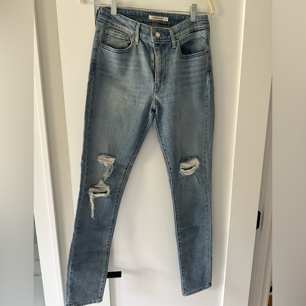 Levi’s 721 High Rise Jeans - Size 27